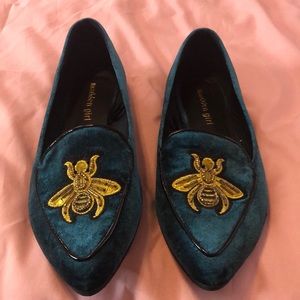 Madden Girl - Bee embroidered Flats